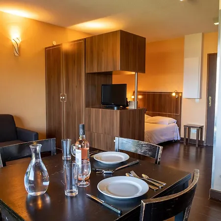 Apartmán Confortable A Avec Terrasse, Piscine Et Sauna - 4 Pers - Fr-1-165b-24 *