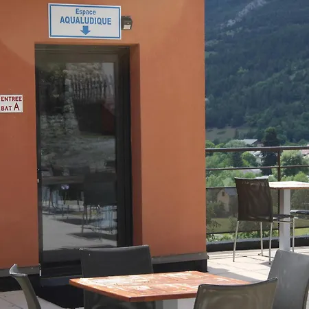 Cosy Avec Terrasse, Acces Piscine Et Animaux Admis A - Fr-1-165b-24 Jausiers