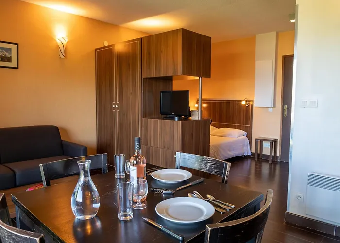 Apartment Confortable A Avec Terrasse, Piscine Et Sauna - 4 Pers - Fr-1-165b-24 *